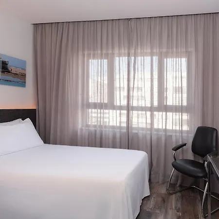 トリップ ラ カレタ ホテル 4*