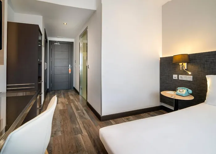 Paseo Del Mar Affiliated By Melia 4* Cadix